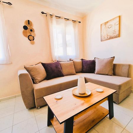 Estrella Apartment Szpárti Kültér fotó