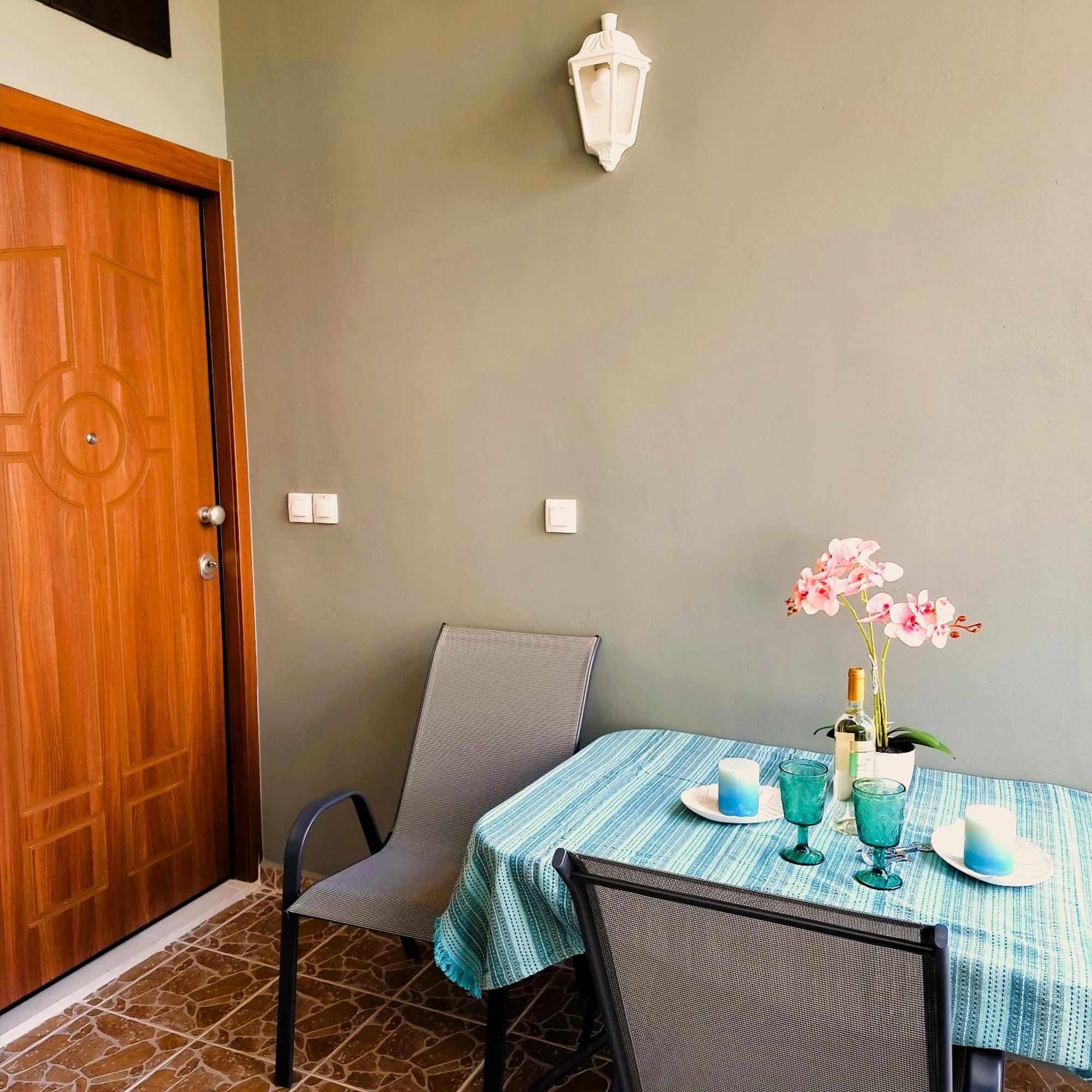 Estrella Apartment Szpárti Kültér fotó